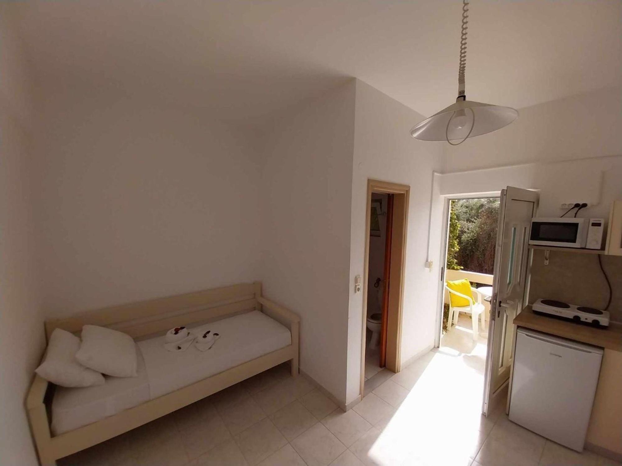 Litinas Apartments With Pool Agia Marina 外观 照片