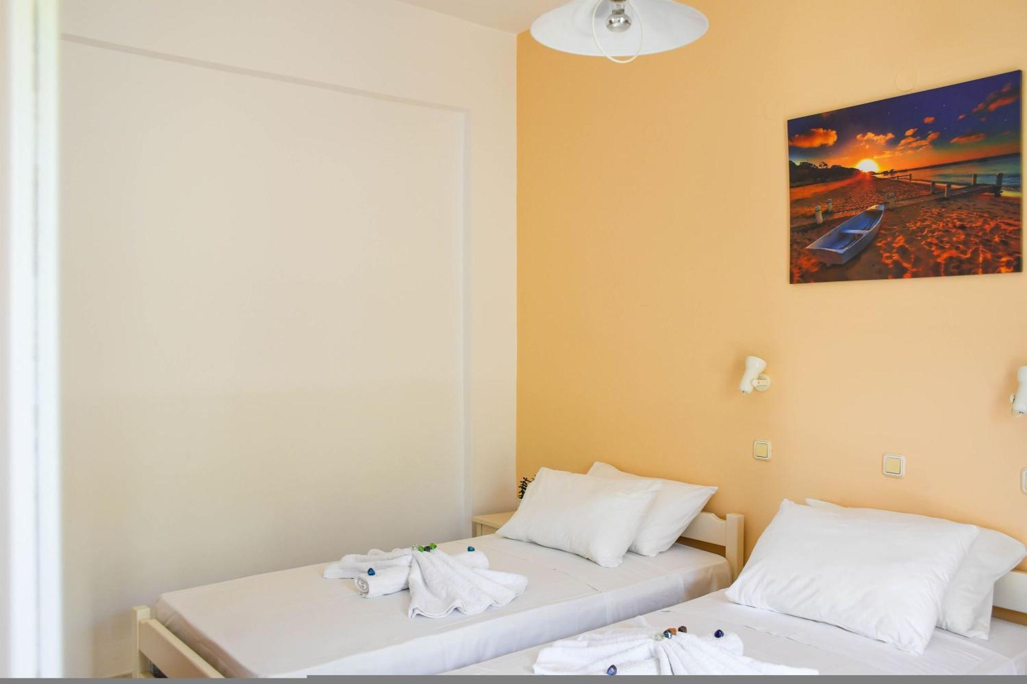 Litinas Apartments With Pool Agia Marina 外观 照片