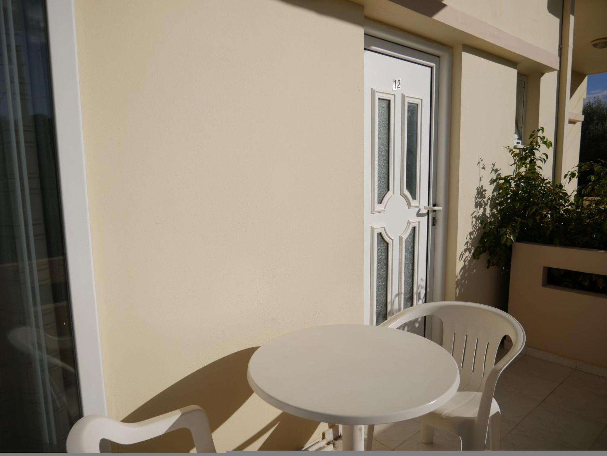 Litinas Apartments With Pool Agia Marina 外观 照片