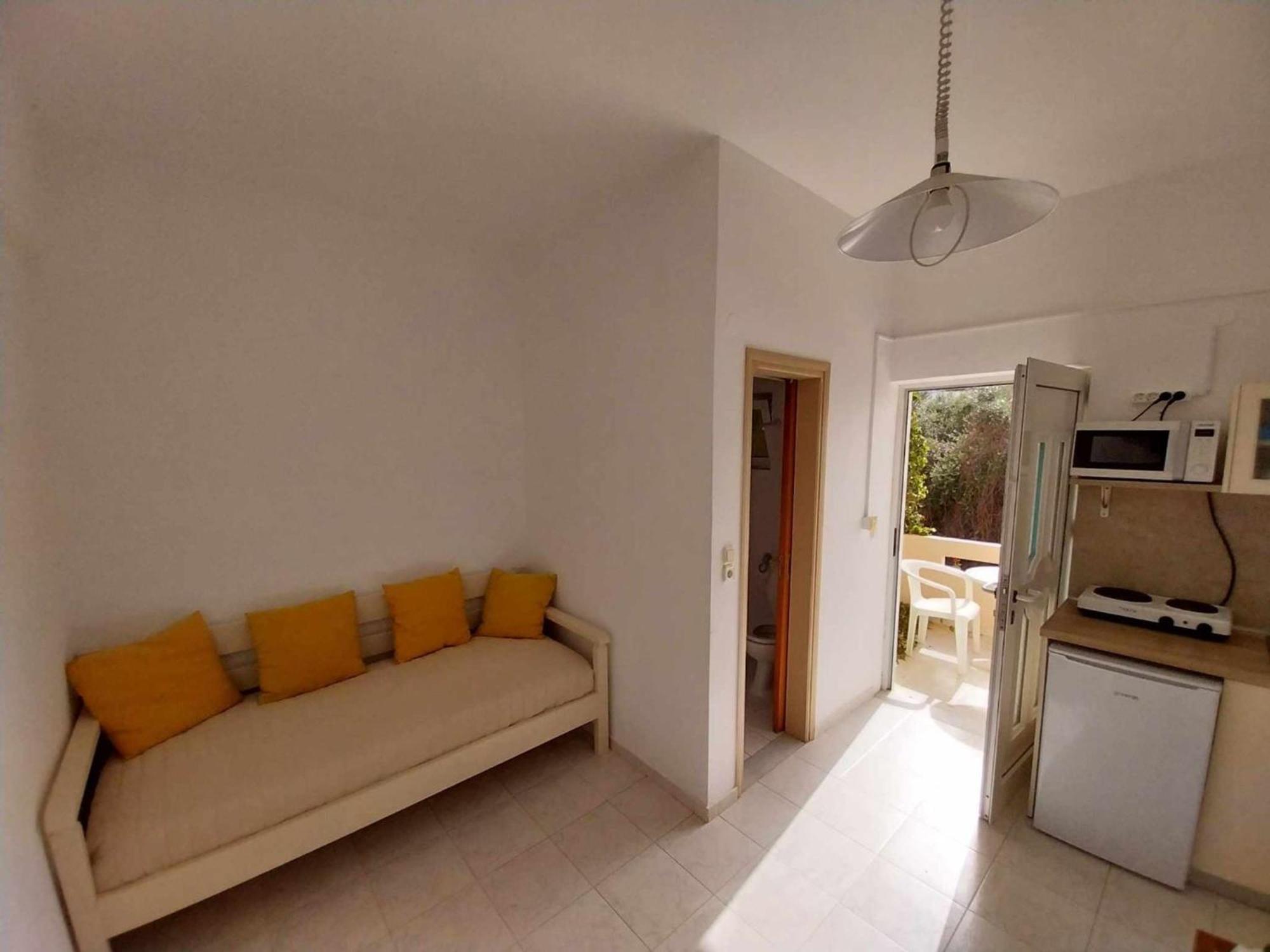 Litinas Apartments With Pool Agia Marina 外观 照片