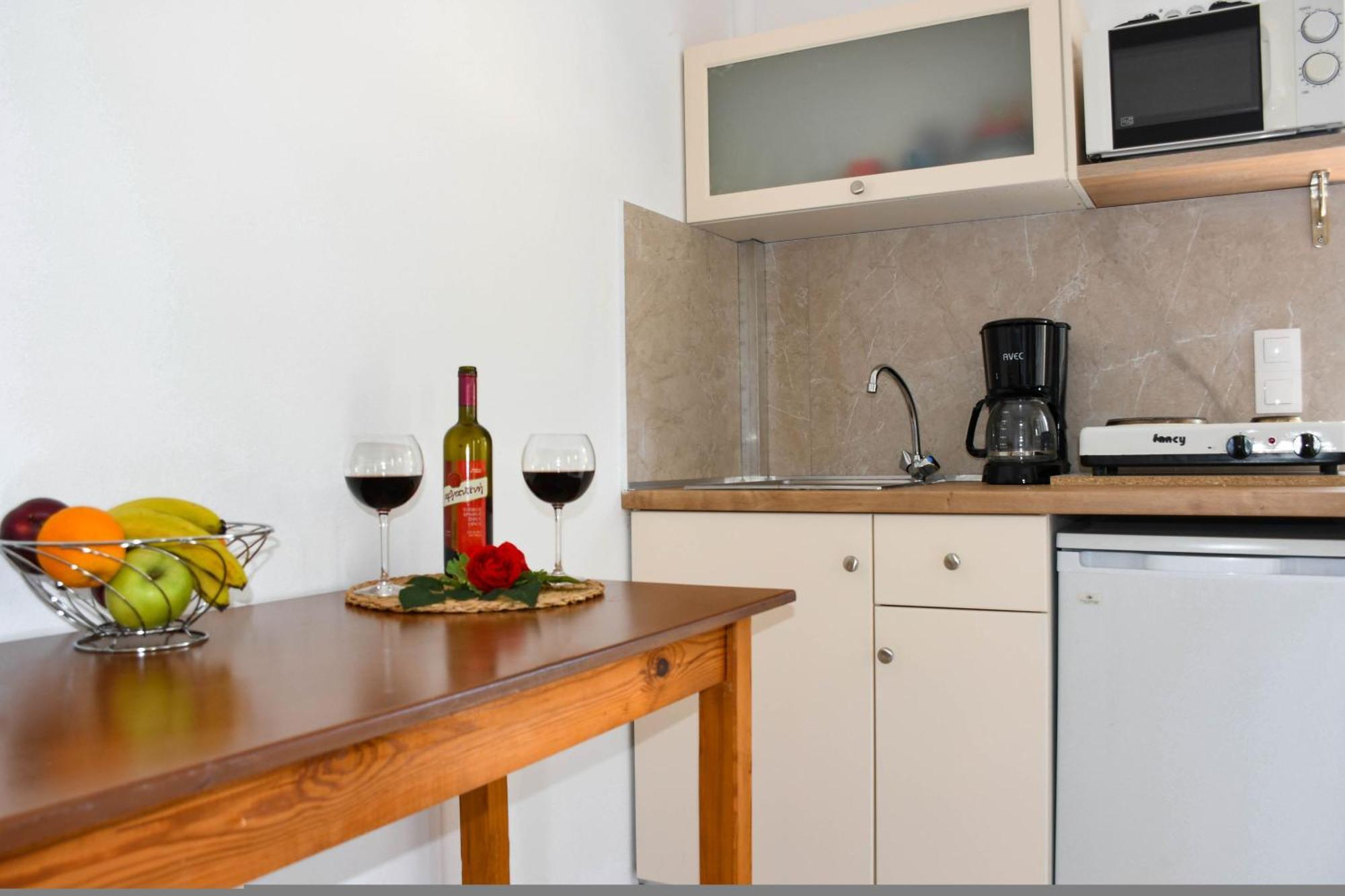 Litinas Apartments With Pool Agia Marina 外观 照片