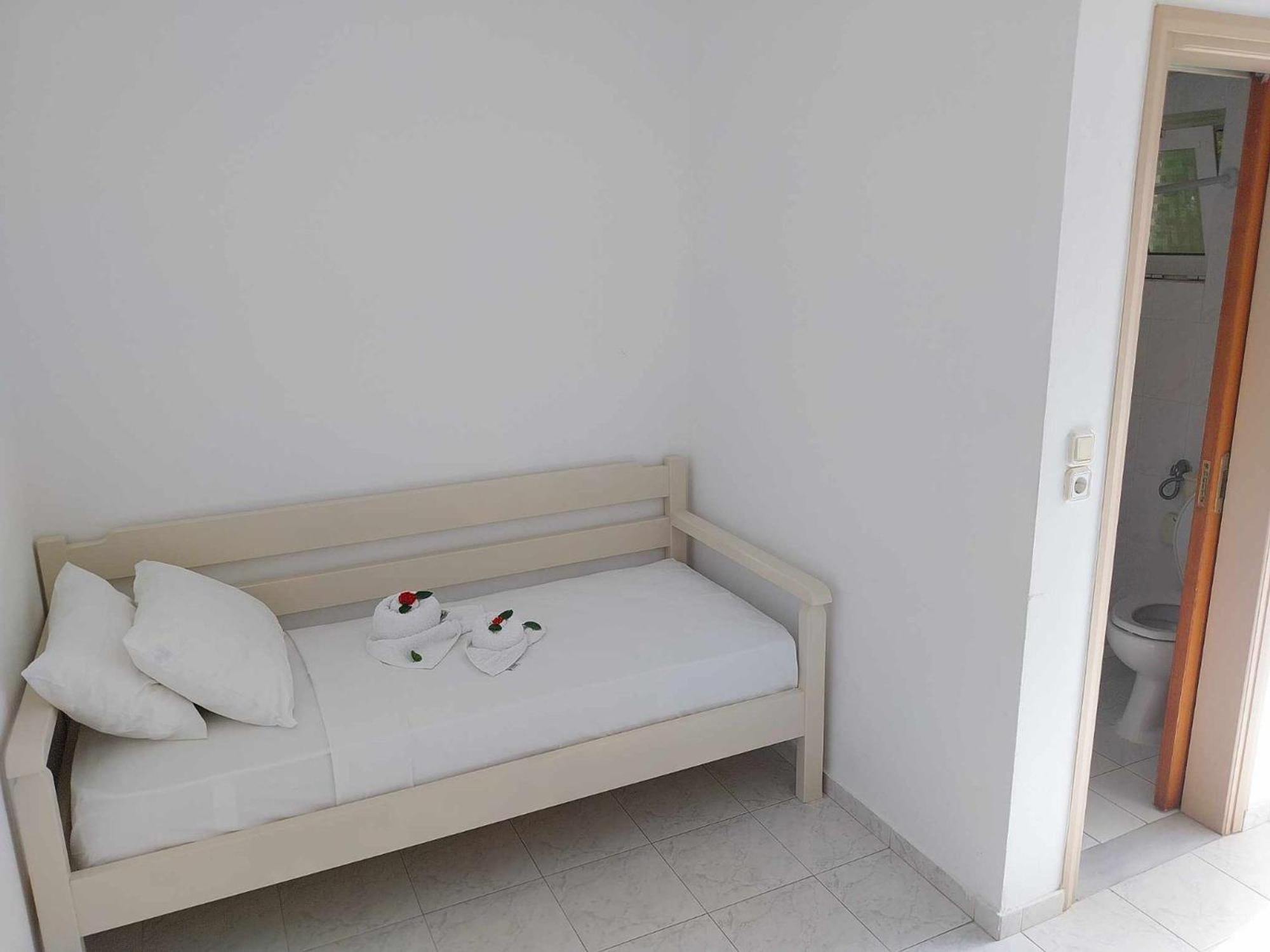 Litinas Apartments With Pool Agia Marina 外观 照片