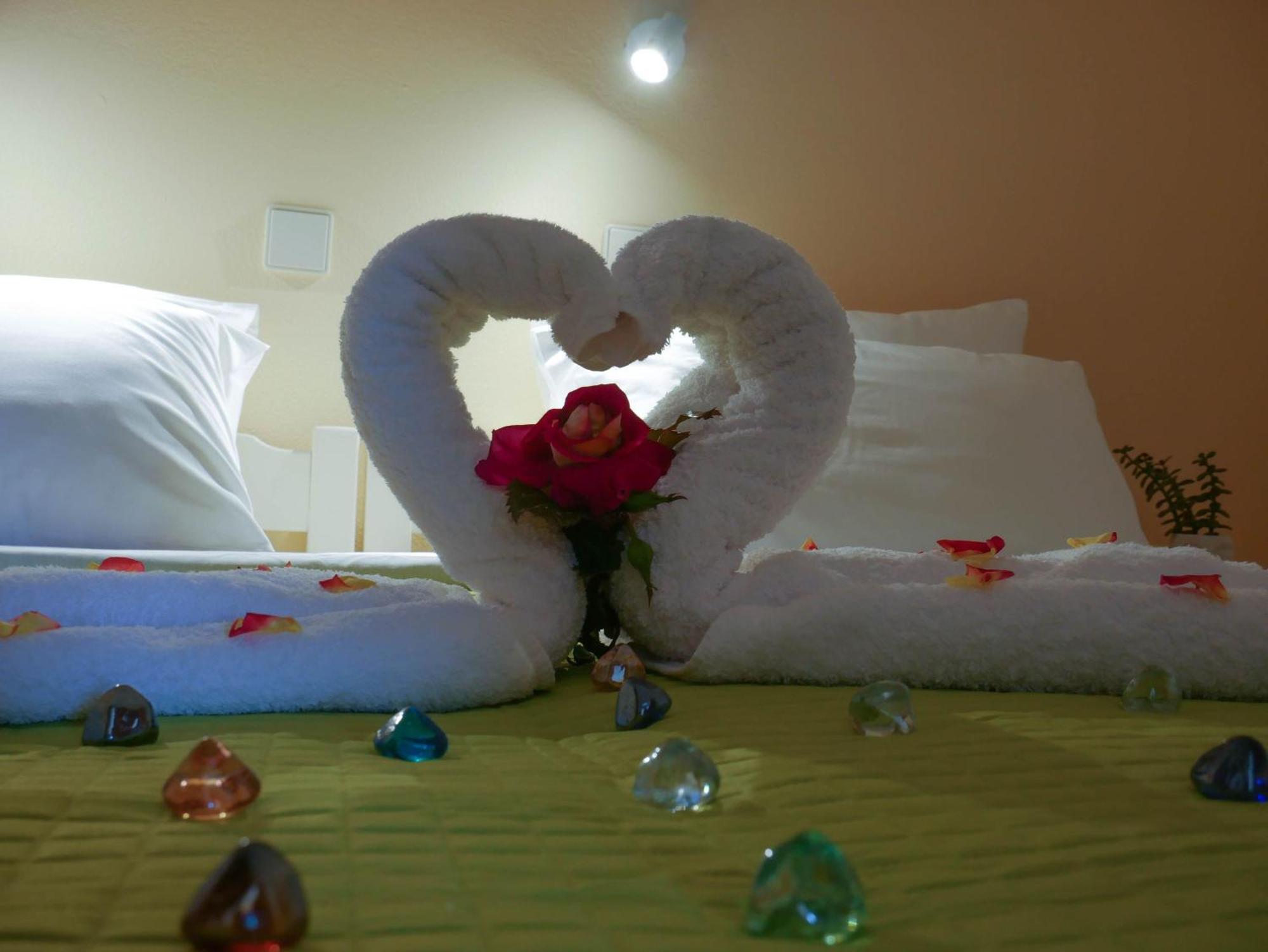 Litinas Apartments With Pool Agia Marina 外观 照片