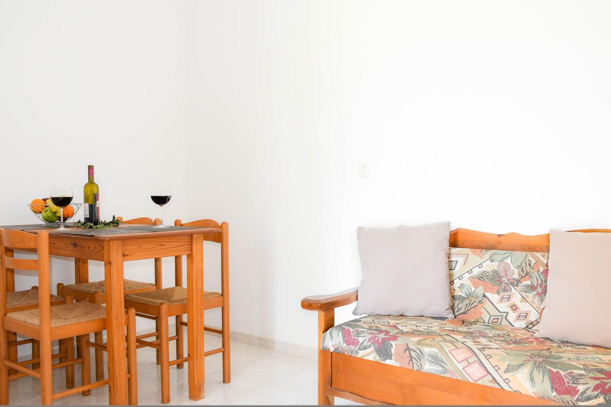 Litinas Apartments With Pool Agia Marina 外观 照片