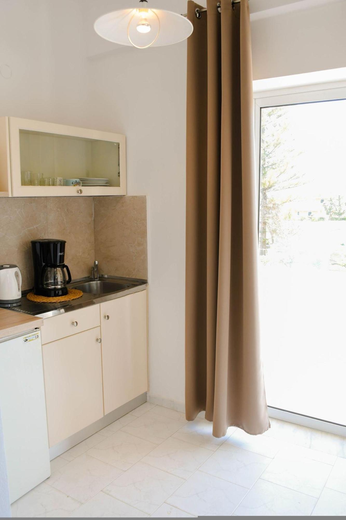 Litinas Apartments With Pool Agia Marina 外观 照片